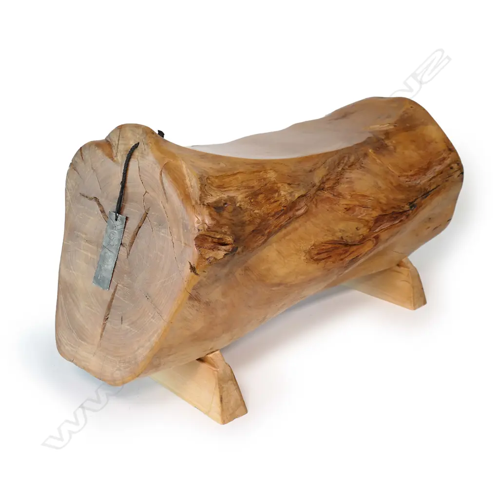 Derek Pearce (London) attributed solid lime wood carved log seat, Image 1++