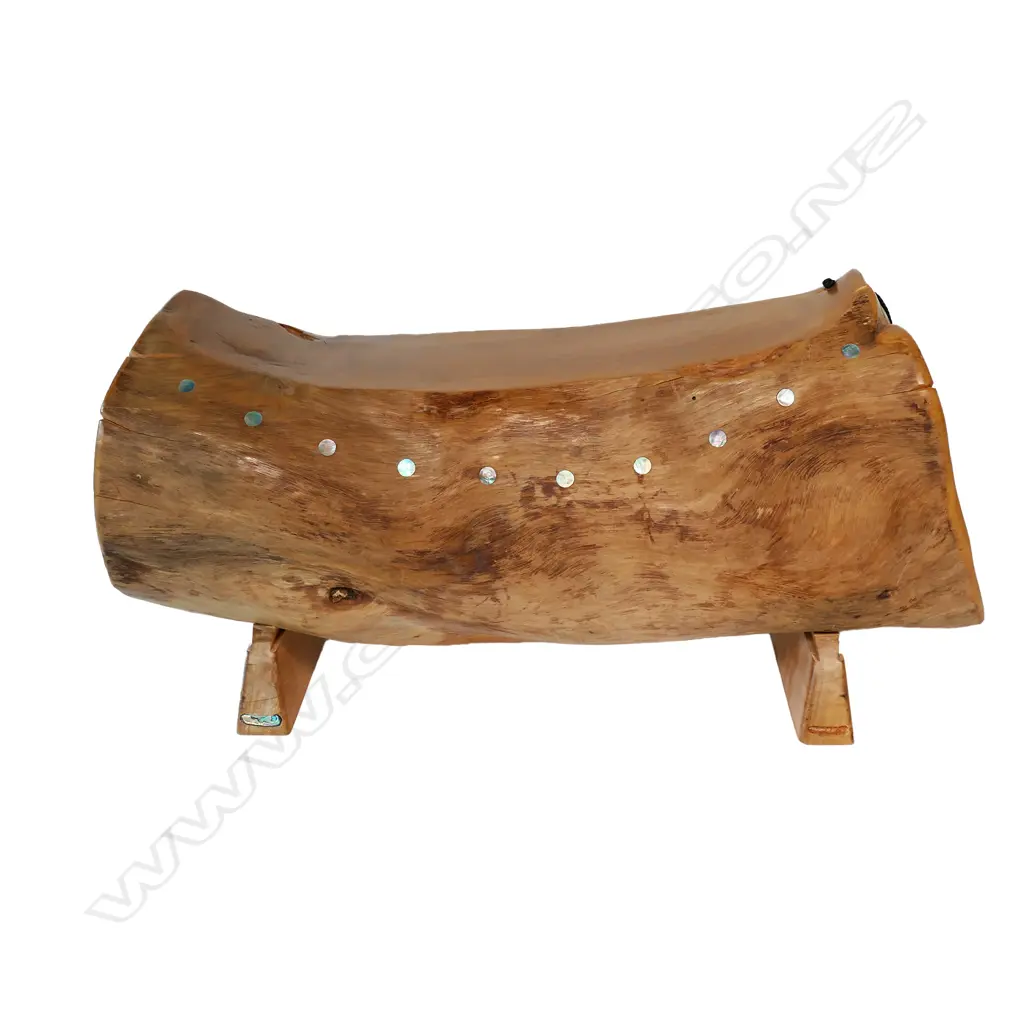 Derek Pearce (London) attributed solid lime wood carved log seat, Image 1++