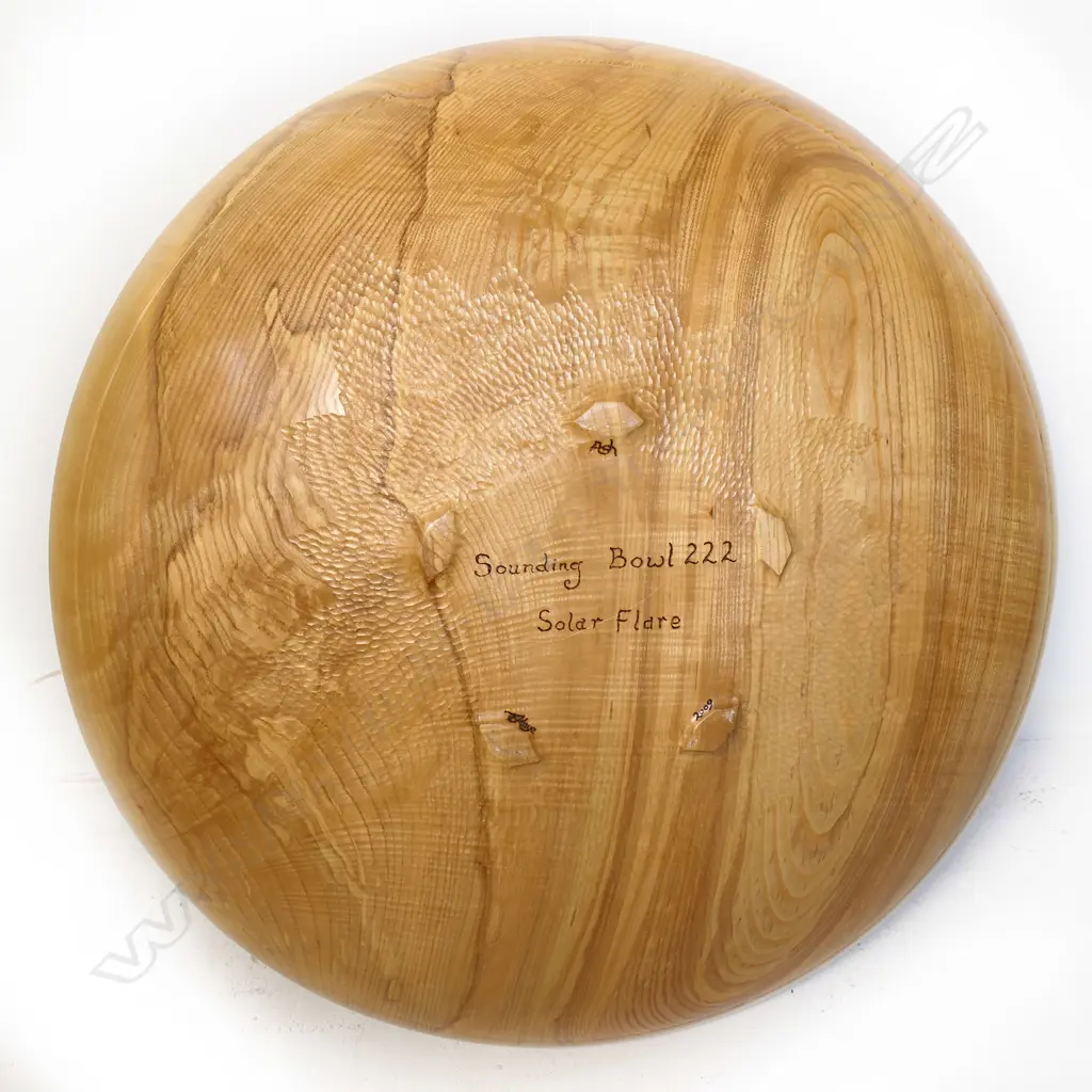 A meditation sounding bowl, Image 1++