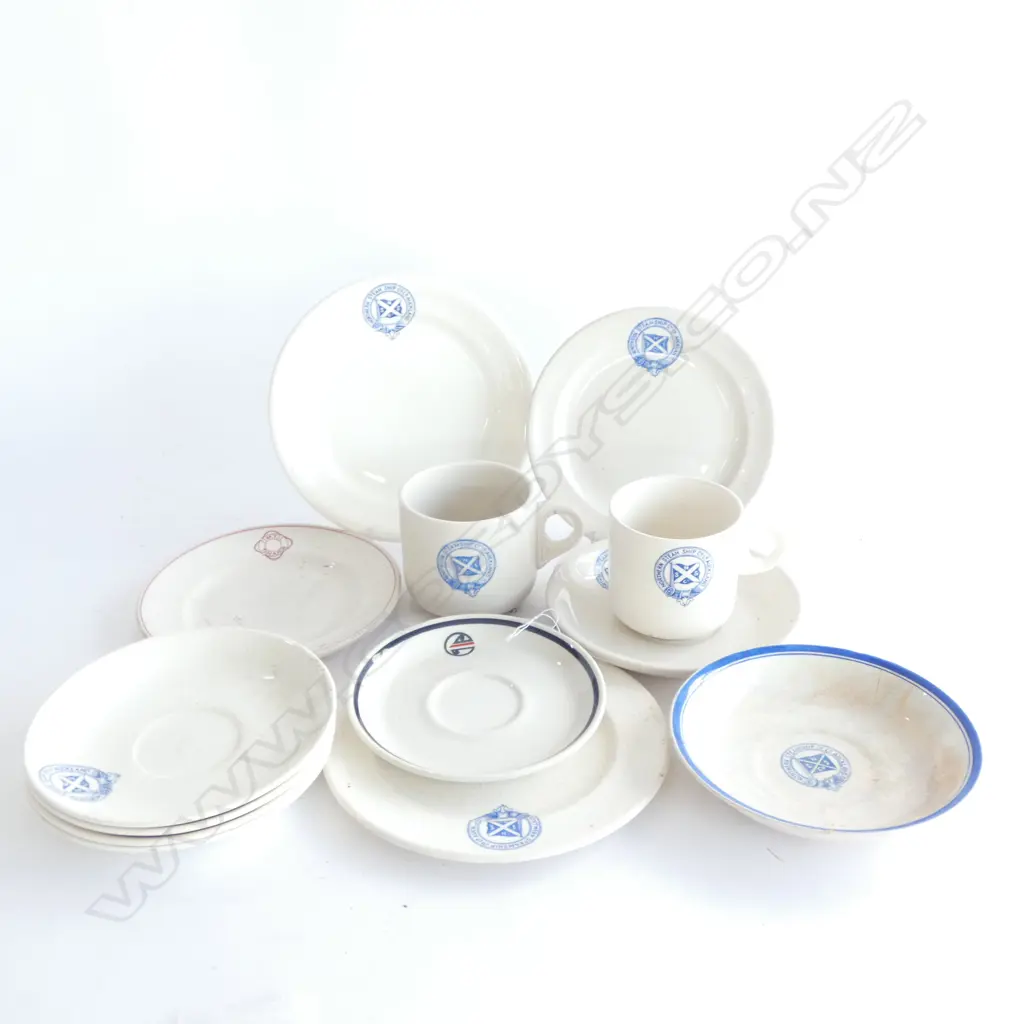 NORTHERN STEAMSHIP CO AUCKLAND / M Y TAMAROA & AIR NZ - CUPS / SAUCERS & CUPS - SOME CROWN LYNN - 13 PCS Image 1++