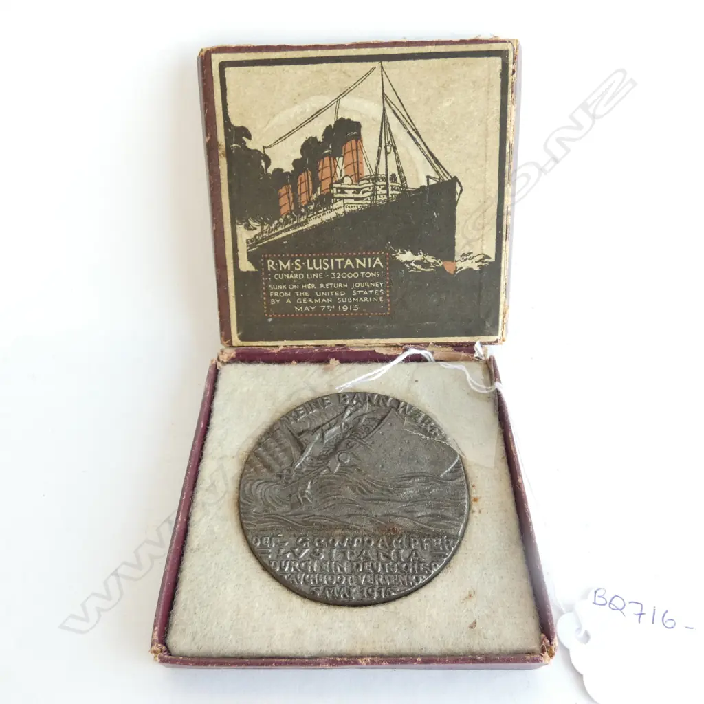 RMS LUSITANIA COMMEMORATIVE COIN IN BOX  C1915 Image 1++