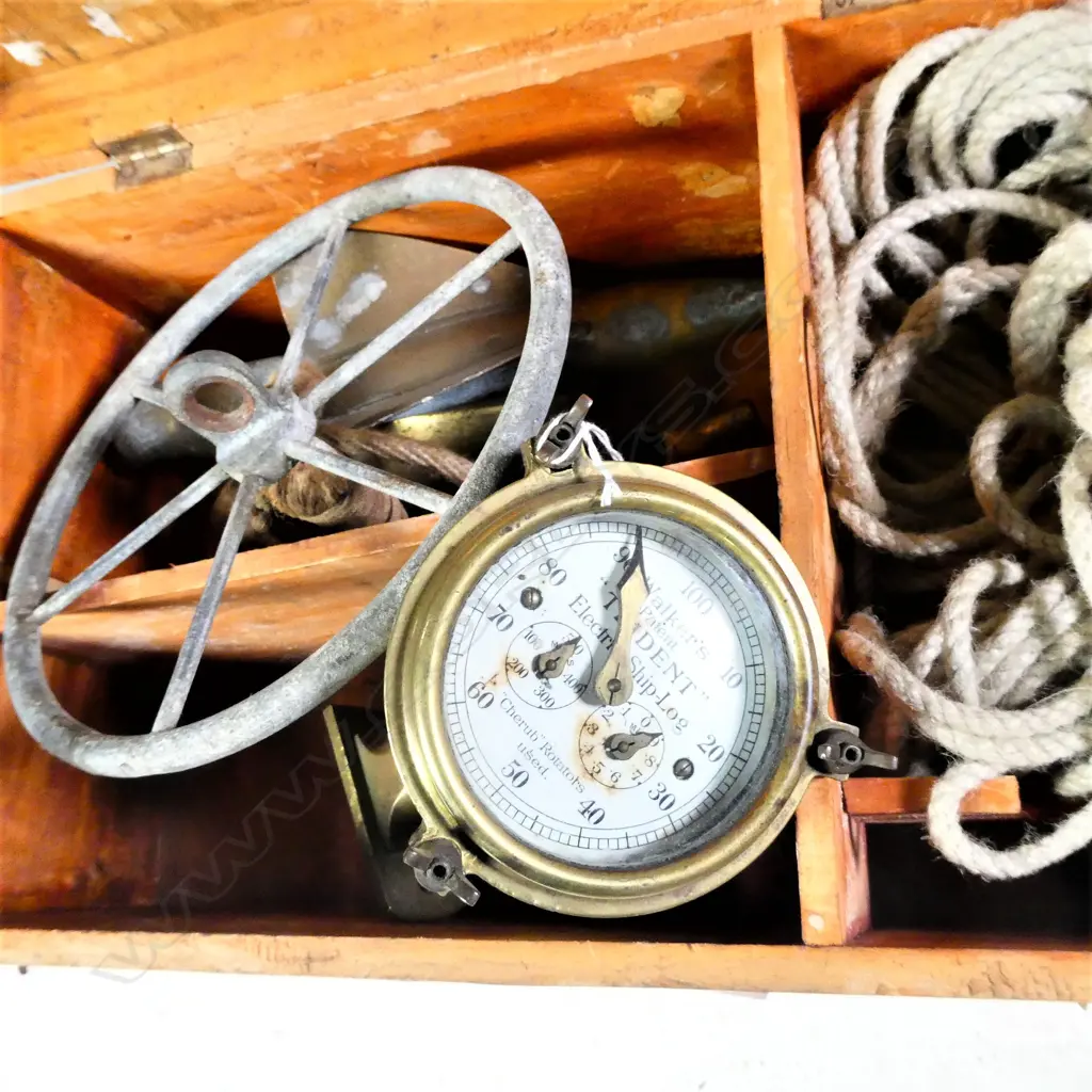 early 20thC BRASS 'WALKERS PATENT ELECTRIC SHIP-LOG in box Image 1++