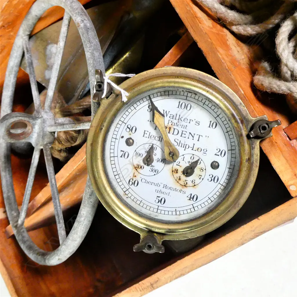 early 20thC BRASS 'WALKERS PATENT ELECTRIC SHIP-LOG in box Image 1++