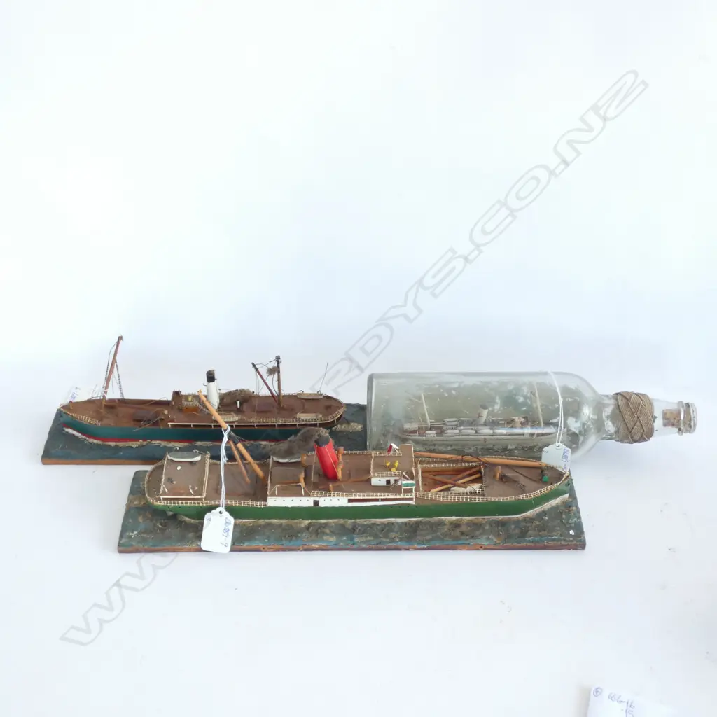 3 VINTAGE MODEL SHIPS: 1 IN BOTTLE. SOME DAMAGE Image 1++