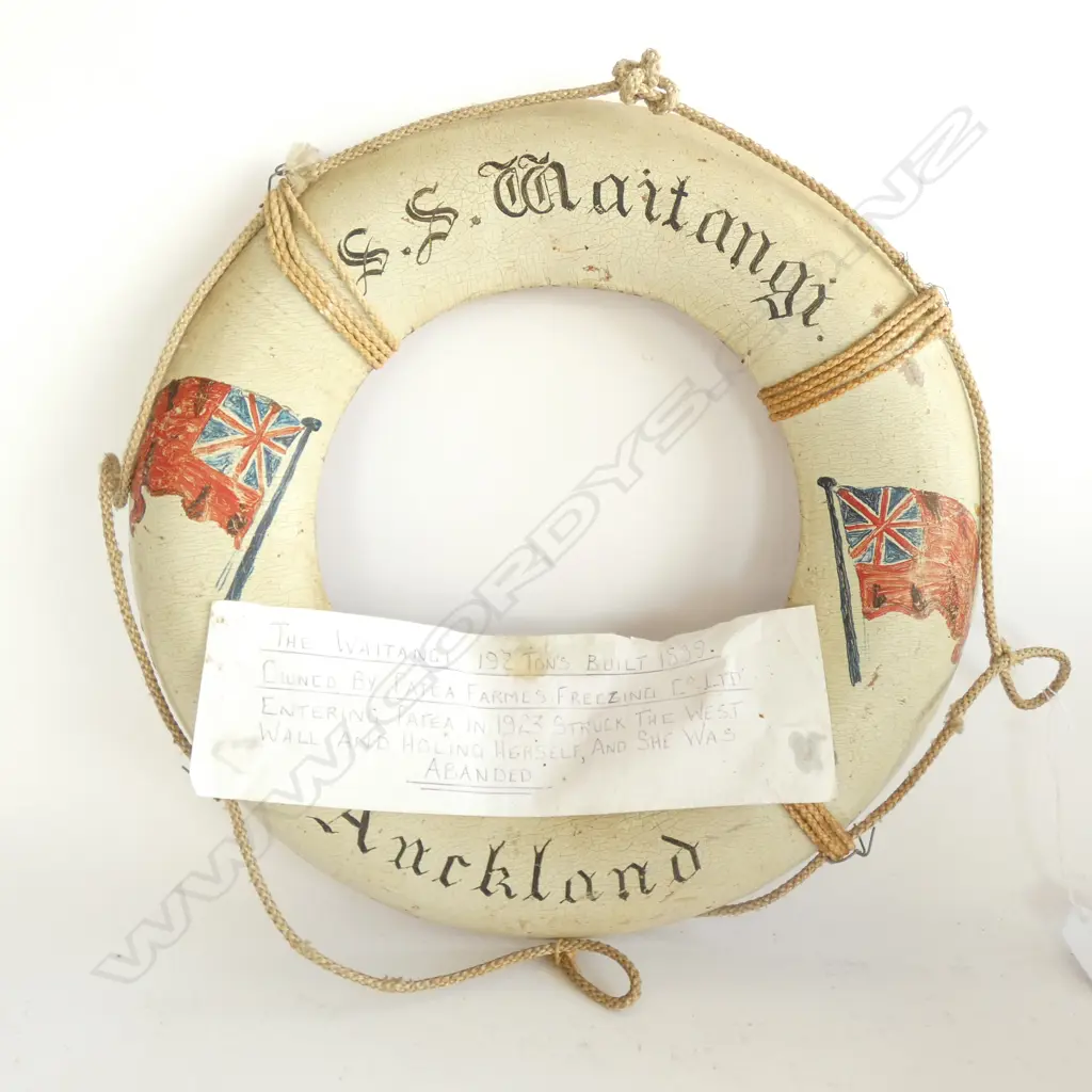 SM. VINTAGE LIFEBUOY FRAME - 'SS WAITANGI AUCKLAND' - DIA . 300MM Image 1++