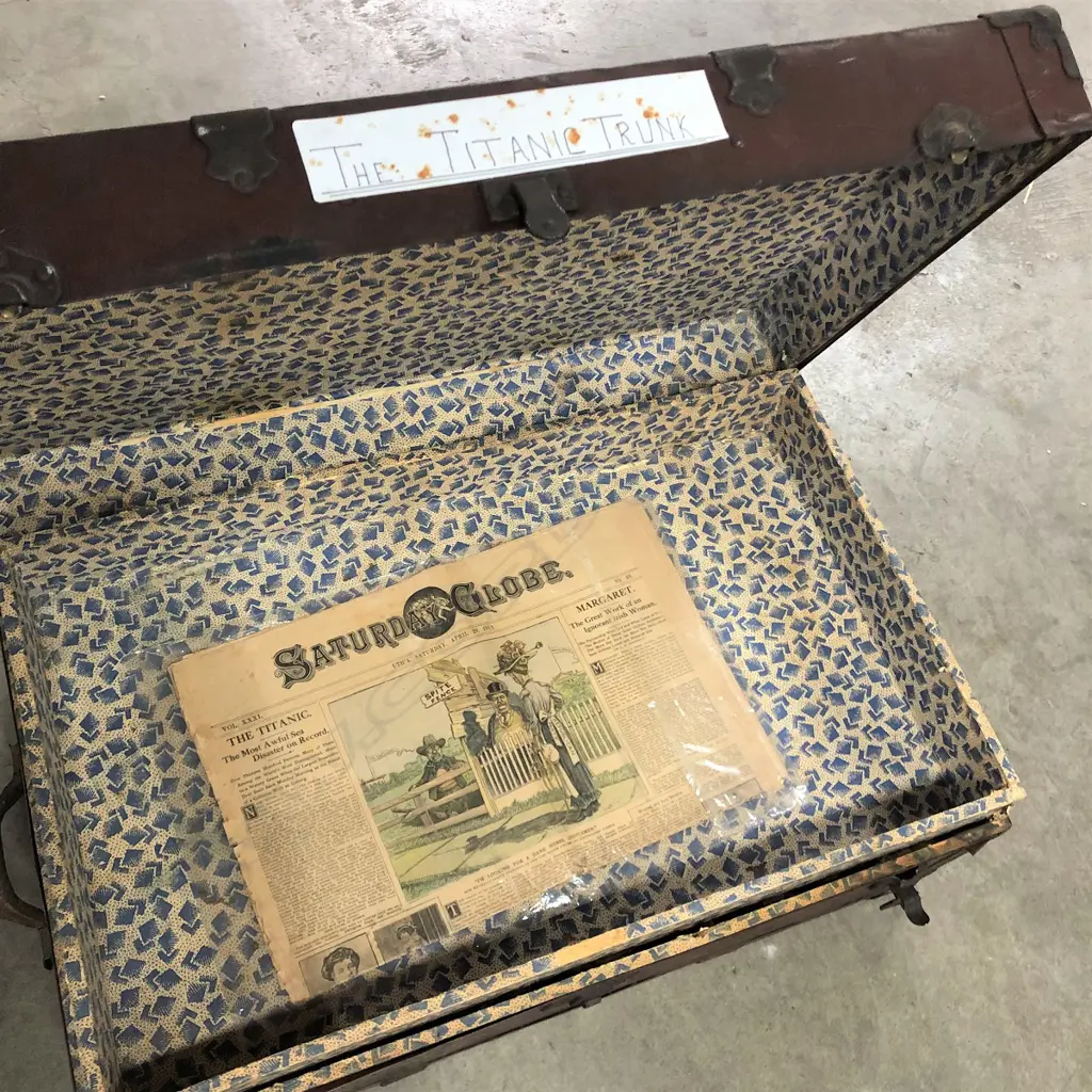 THE 'TITANIC TRUNK' with LABEL & NEWSPAPER... Image 1++