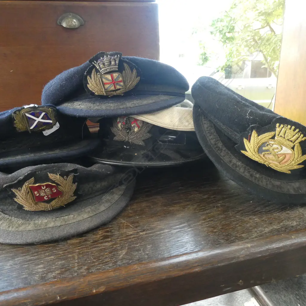 5 ASST, VINTAGE SHIPS CAPS / VEST & JUMPER  Image 1++