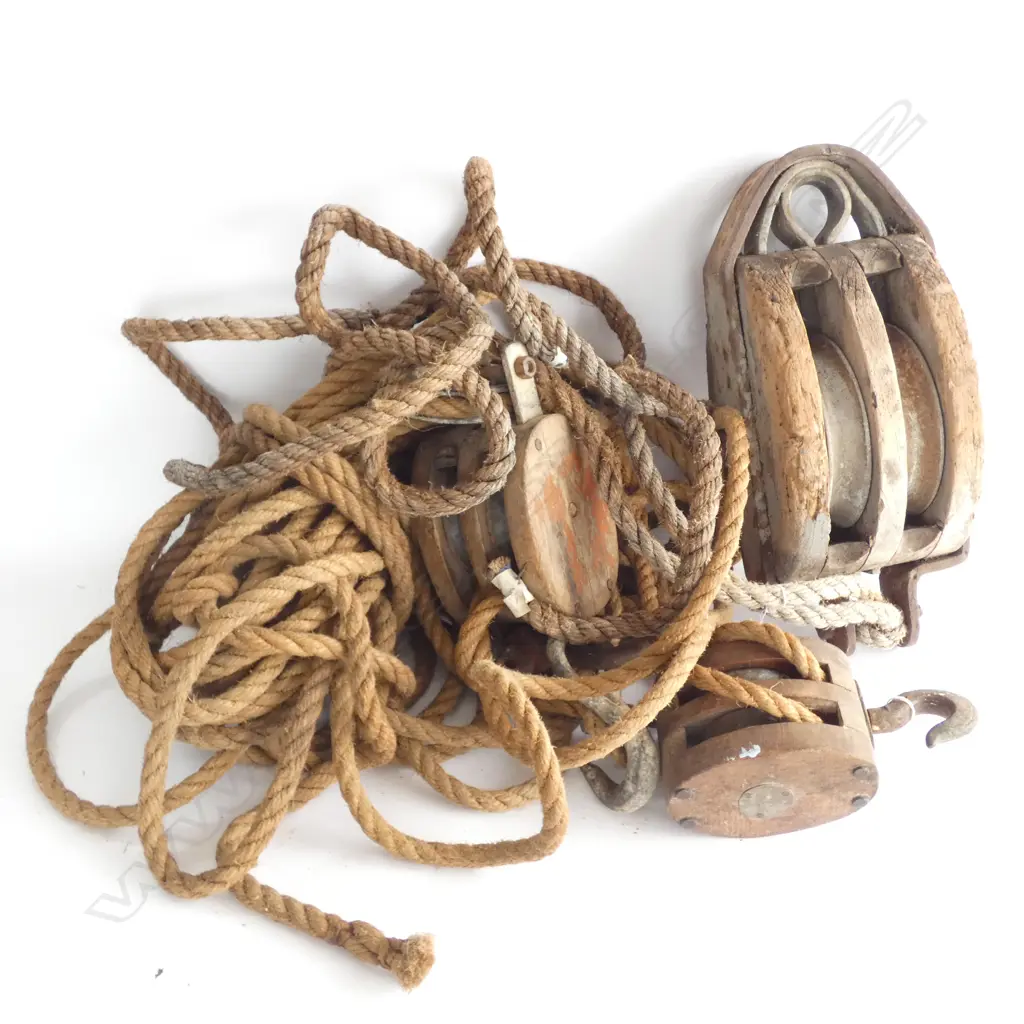 PR SM.OLD WOODEN & IRON PULLEYS WITH ROPE, L 135MM Image 1++