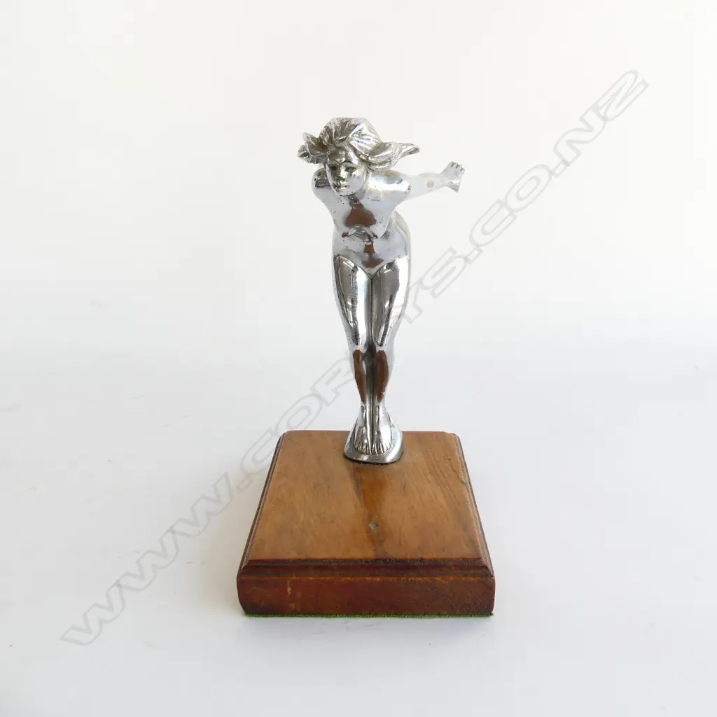 Desmo poised woman chromed car mascot, Image 1++