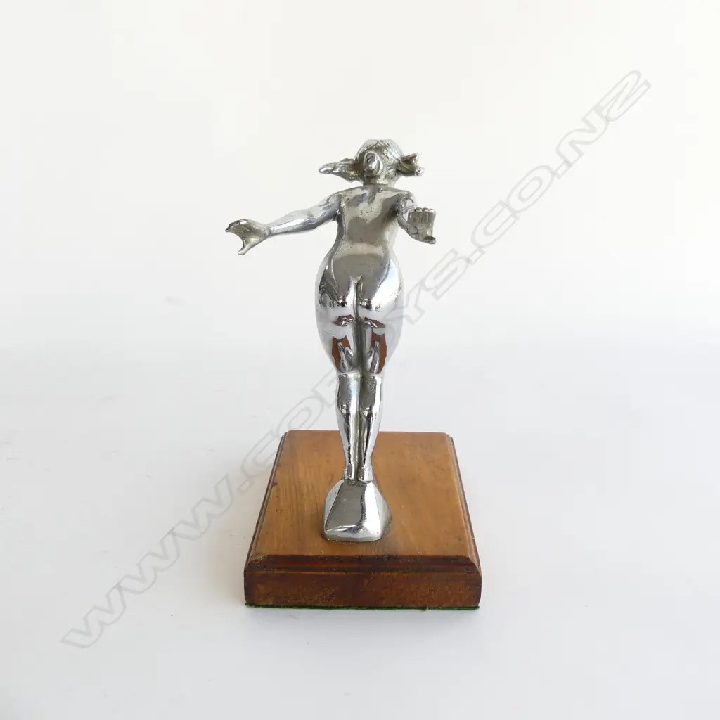 Desmo poised woman chromed car mascot, Image 1++