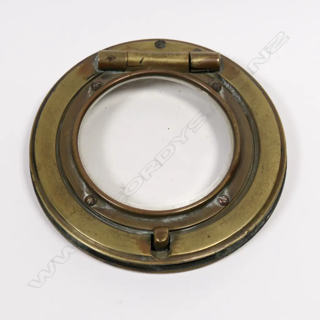 Early 20thC windscreen small viewing porthole, Image 1++