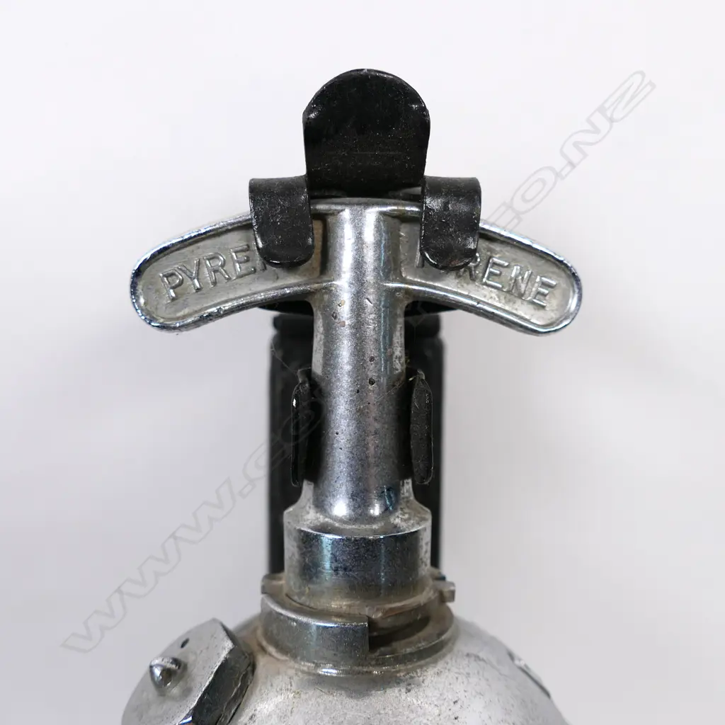 Offical RAC fire extinguisher with bracket for a motorcycle patrol sidecar, Image 1++