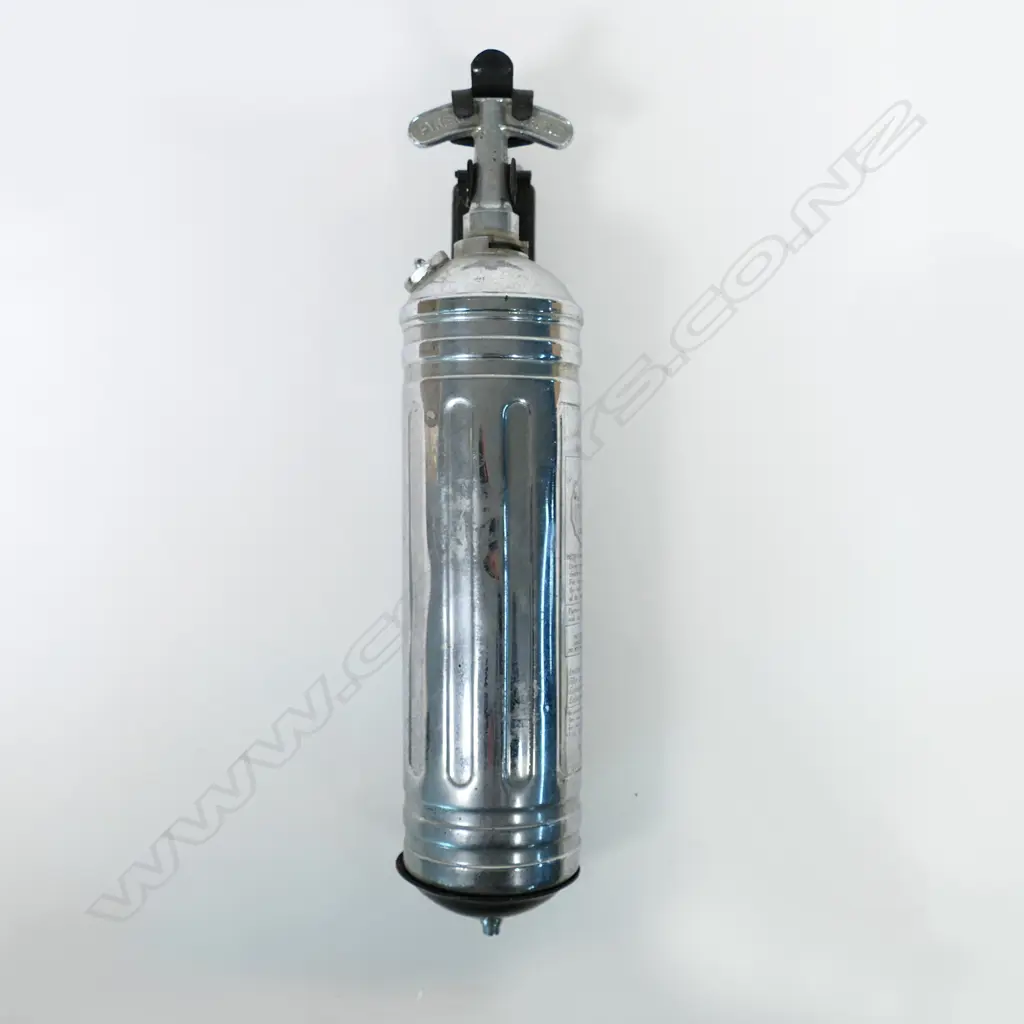 Offical RAC fire extinguisher with bracket for a motorcycle patrol sidecar, Image 1++