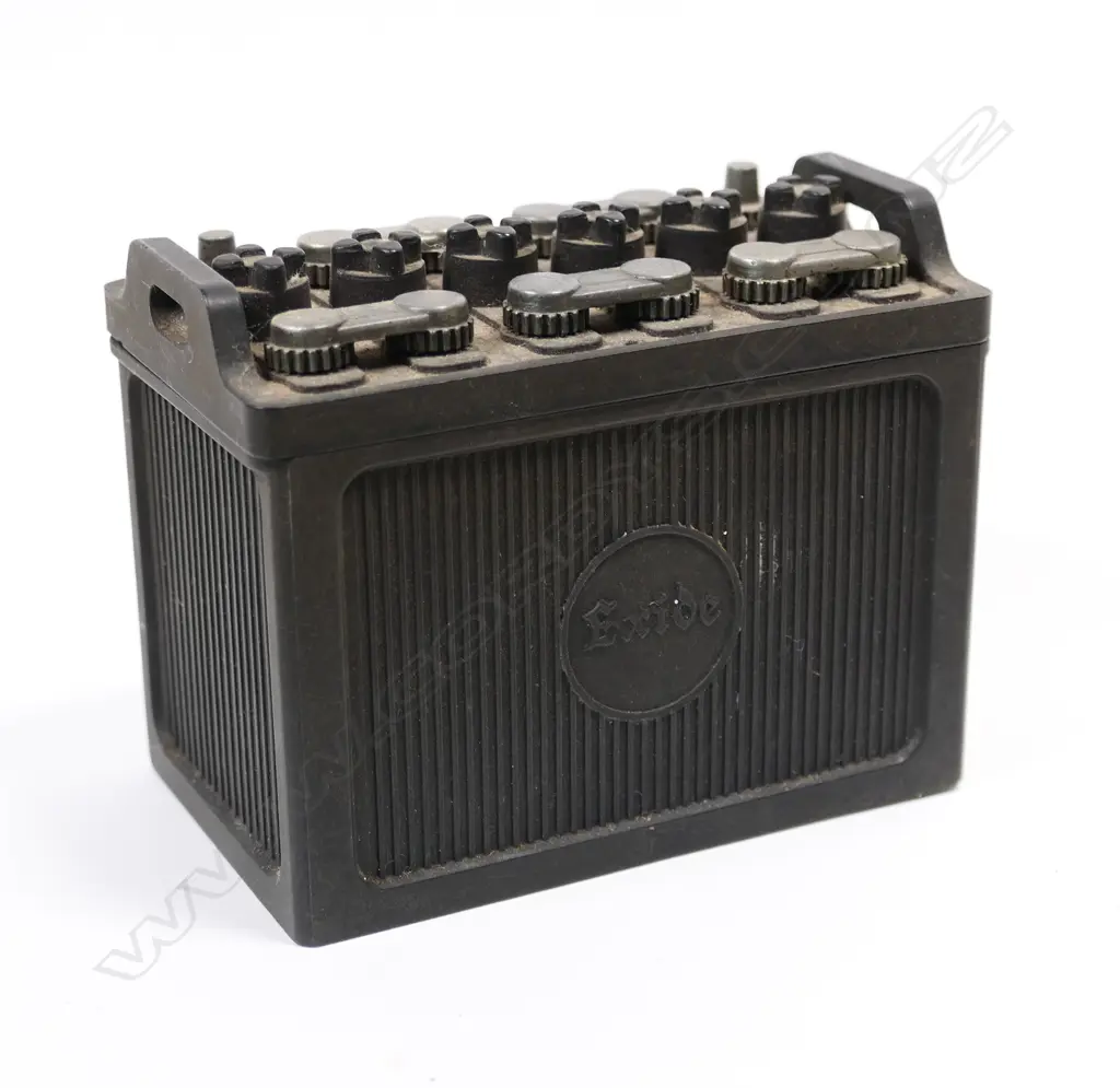 Advertising Bakelite 'battery'-form 'Exide' cigarette box, Image 1++