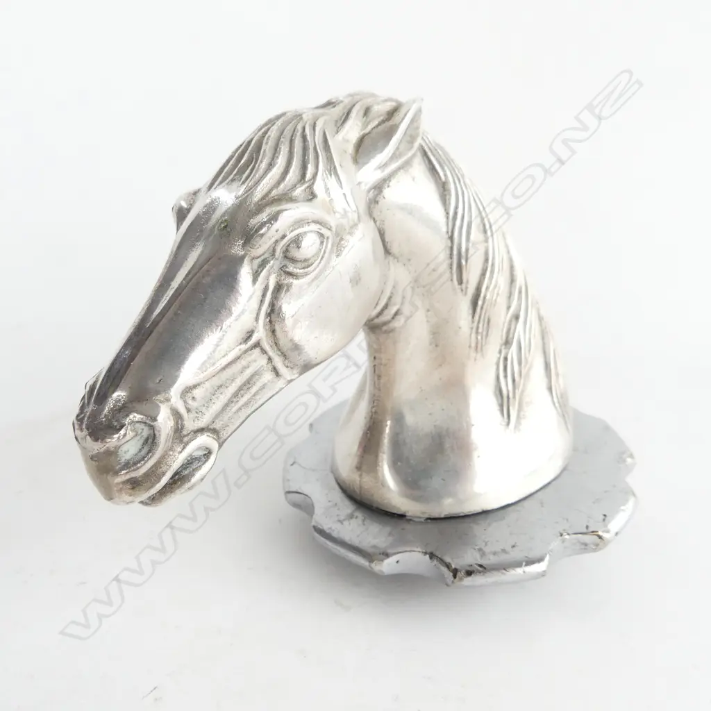 Well modelled horse head chromed car mascot, Image 1++