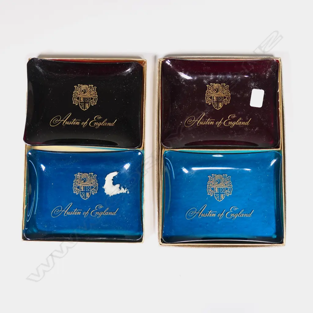 Two boxed pairs of Austin Healey glass ashtrays, Image 1++