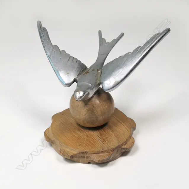 Chrome swallow(?) car mascot, Image 1++