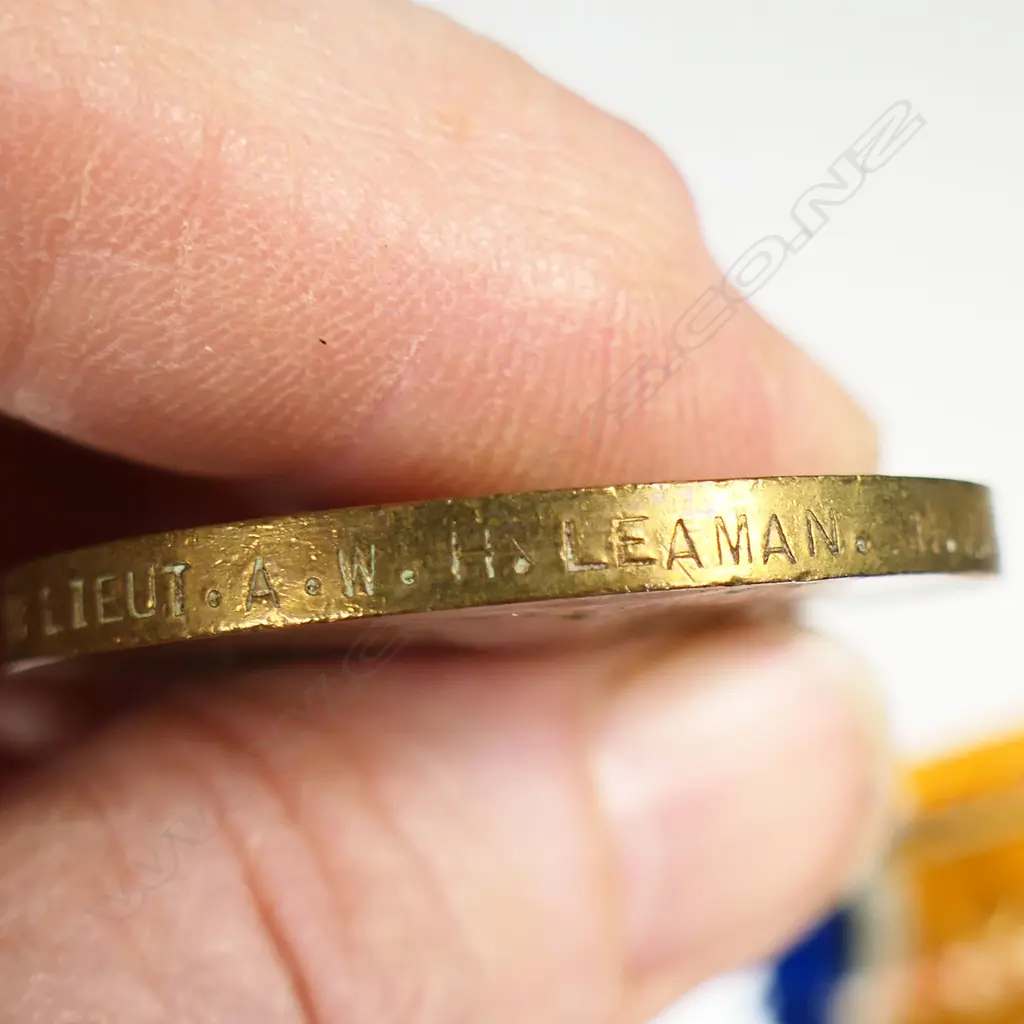 WW1/WW2 ANZAC trio & pair; medallion; insignia; tags and badges; plus miniatures trio of Malay/Borneo medals to a Gallipoli sharpshooter (also see following lot), Image 1++