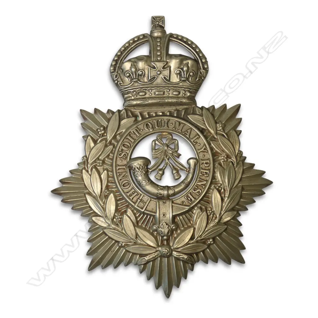 BRITISH HELMET PLATE (bugle & garter) KC, WM Image 1++