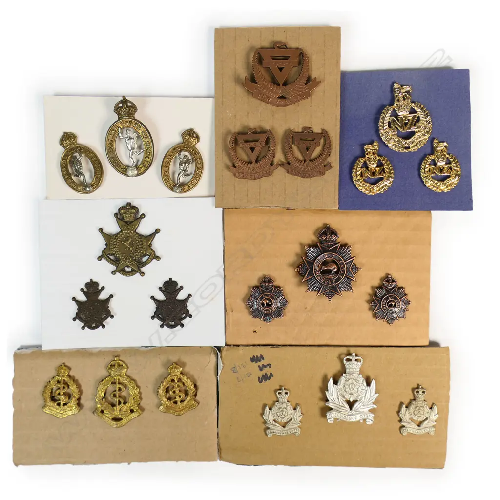 7 SETS OF VARIOUS NZ CAP & COLLAR BADGES Image 1++