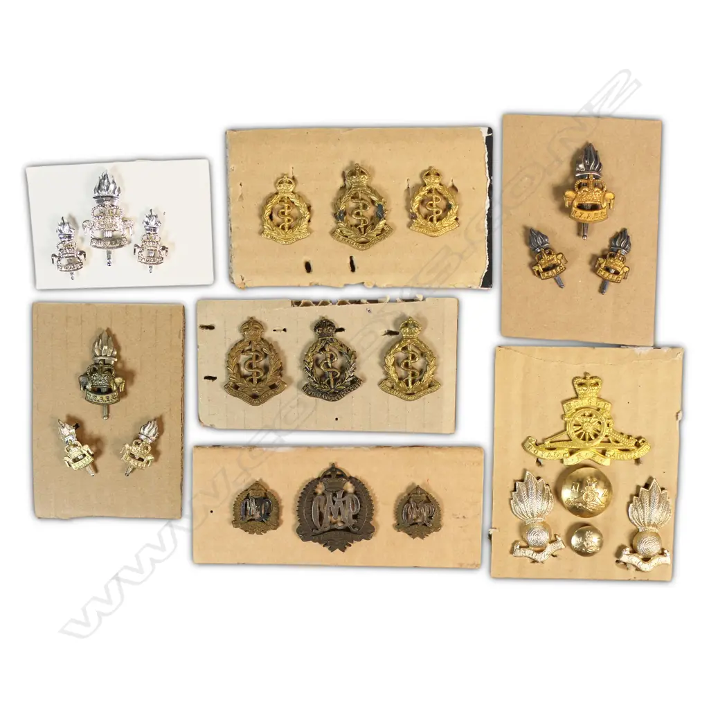 7 SETS OF VARIOUS NZ CAP & COLLAR BADGES Image 1++