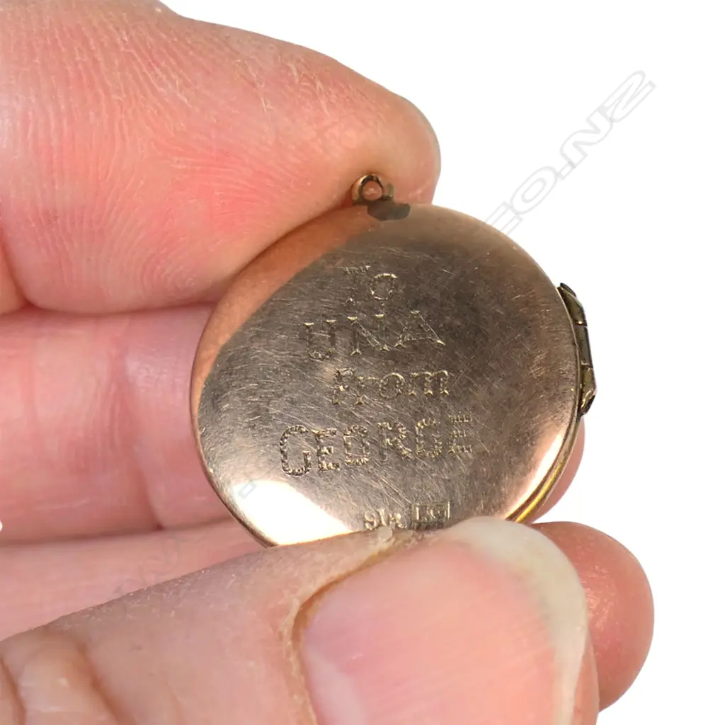 9ct GOLD RAF SWEETHEART LOCKET, APPROX 3.7gm Image 1++