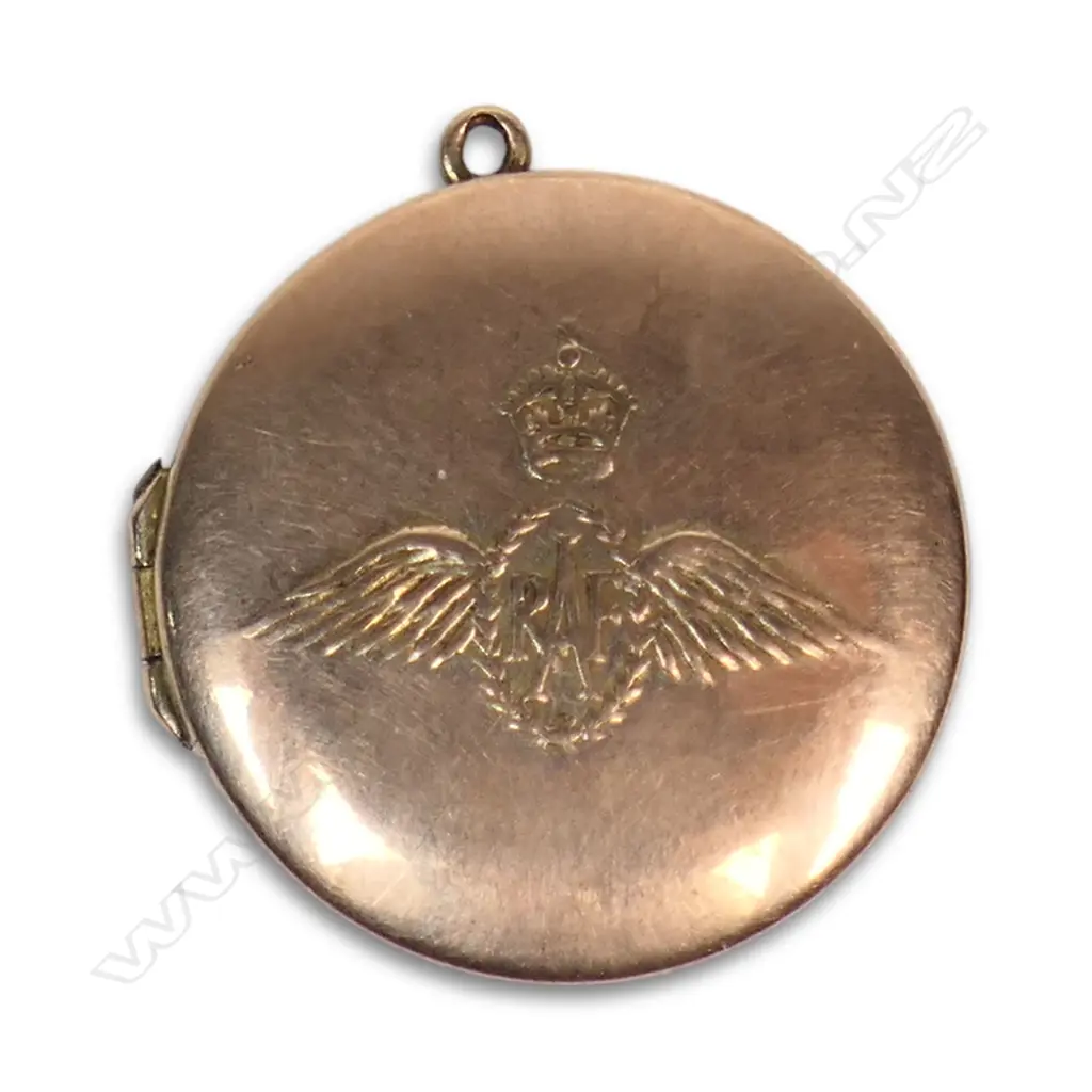 9ct GOLD RAF SWEETHEART LOCKET, APPROX 3.7gm Image 1++