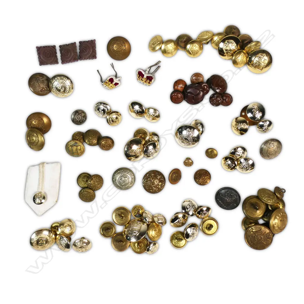ASSORTED  MILITARY BUTTONS Image 1++