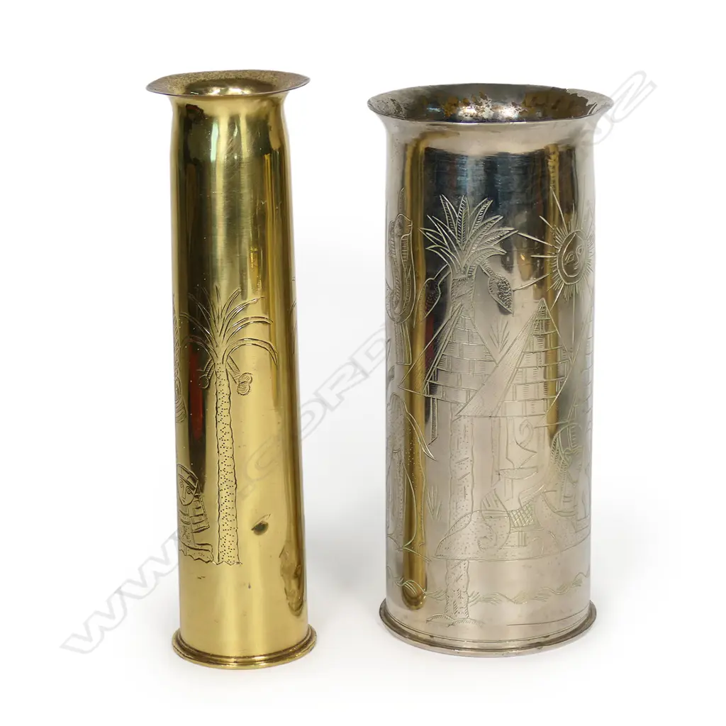Four NZ engraved WWII brass shell case vases, Image 1++