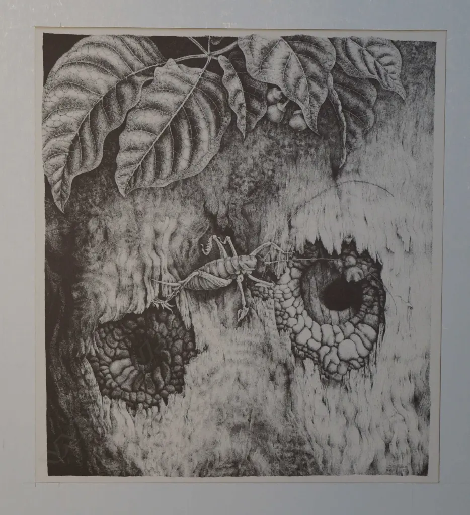 S. Golder Weta on a tree, Image 1++
