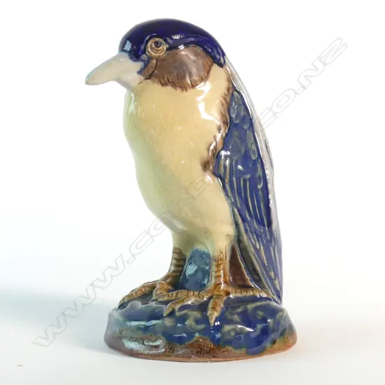 DOULTON LAMBETH STONEWARE MODEL OF BIRD: INCISED HS 538 & N.L ON BASE H.155mm