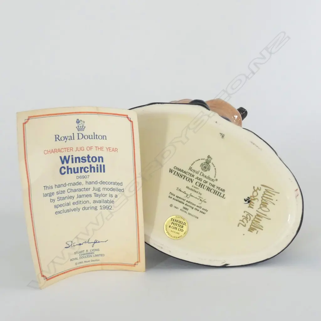 DOULTON WINSTON CHURCHILL CH.JUG D6907 BY S.J. TAYLOR 1992 & SIGNED MICHAEL DOULTON H.180mm Image 1++