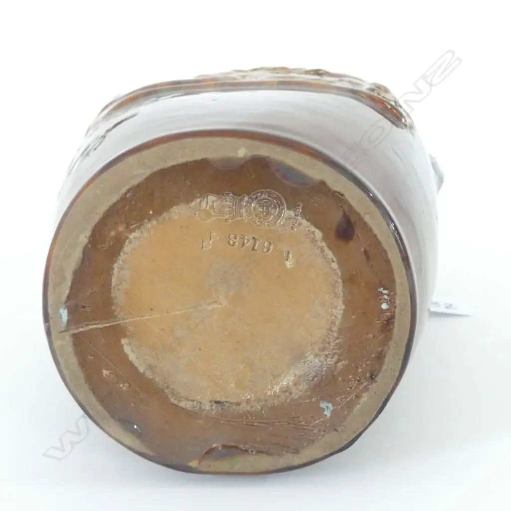 UNIQUE DOULTON SILICONWARE LARGE WHISKY FLASK Made for Josceline Reginald Heber-Percy who was a Lieutenant in the Northumberland Fusiliers. He fought in the First World War. He gained the rank of Captain between 1914 and 1919 in the 4th Battalion Image 1++