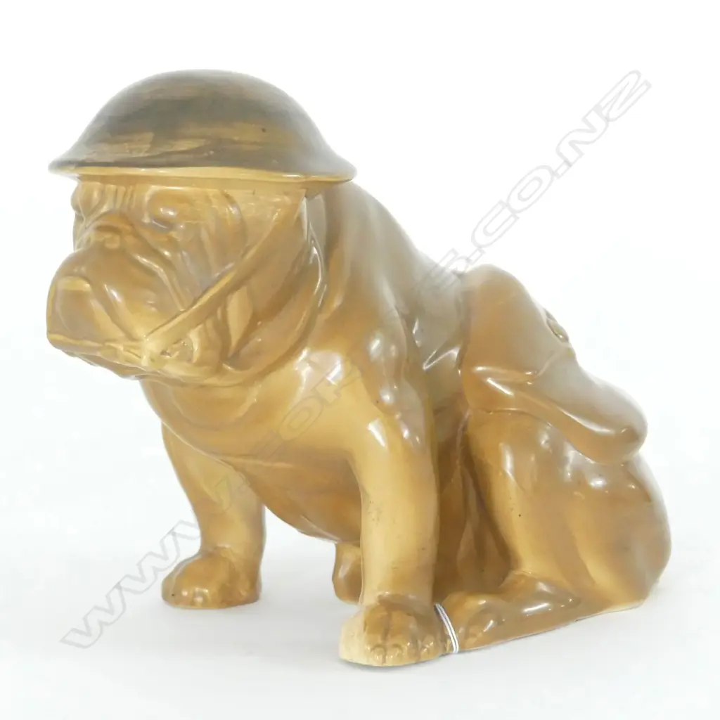 DOULTON KAKHI WWI BULLDOG WITH TIN HELMET Rd No.662746 H.160mm Image 1++