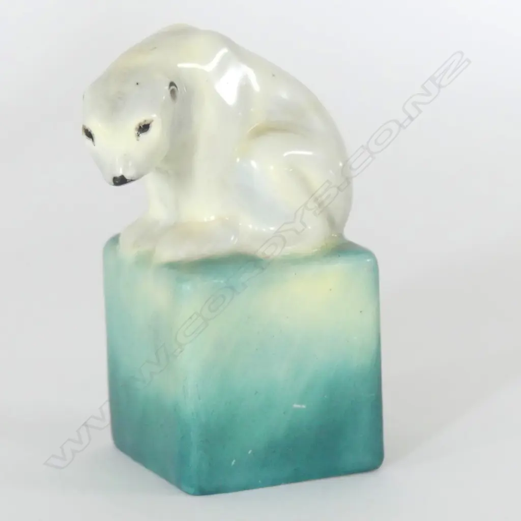 RARE DOULTON POLAR BEAR ATOP A GREEN CUBE. MARKS TO BASE HN121?  H.95mm Image 1++