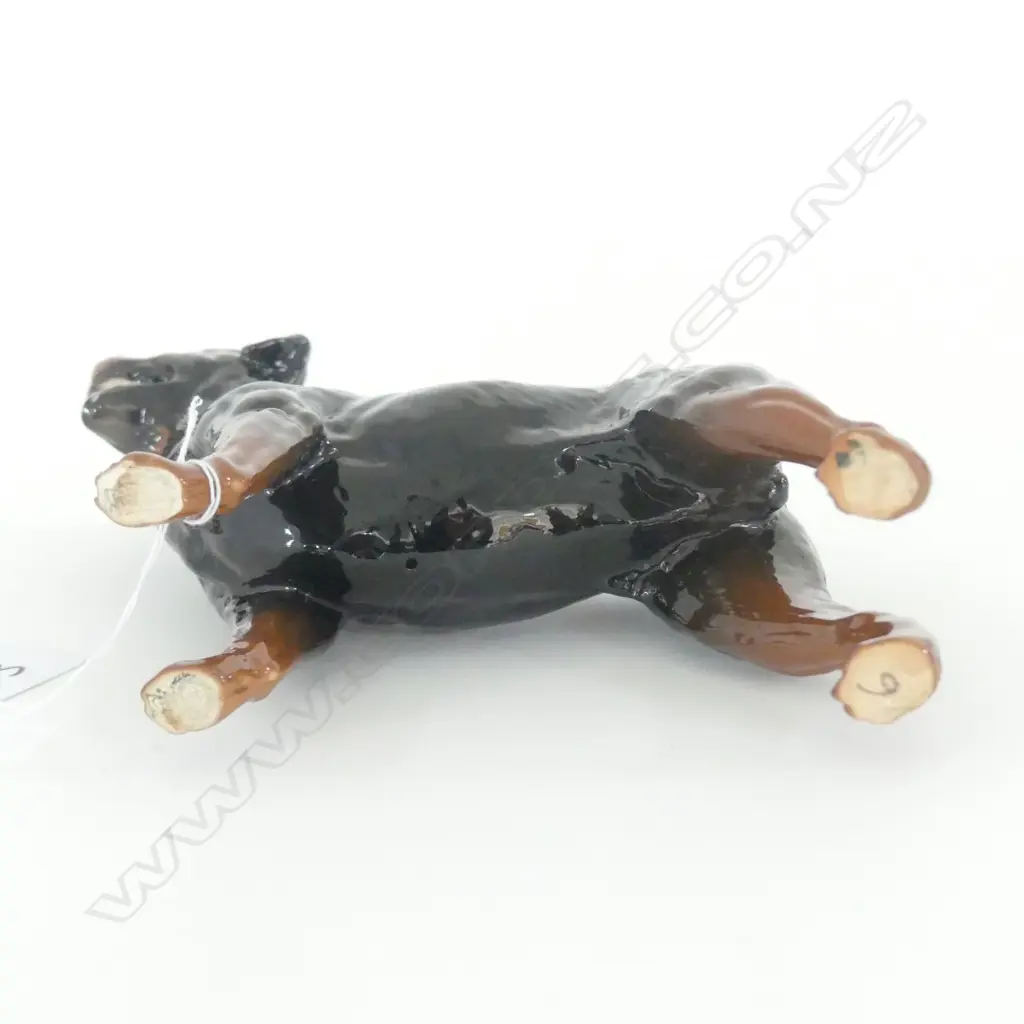 DOULTON STANDING ROTTWEILER. MED. H.145mm Image 1++