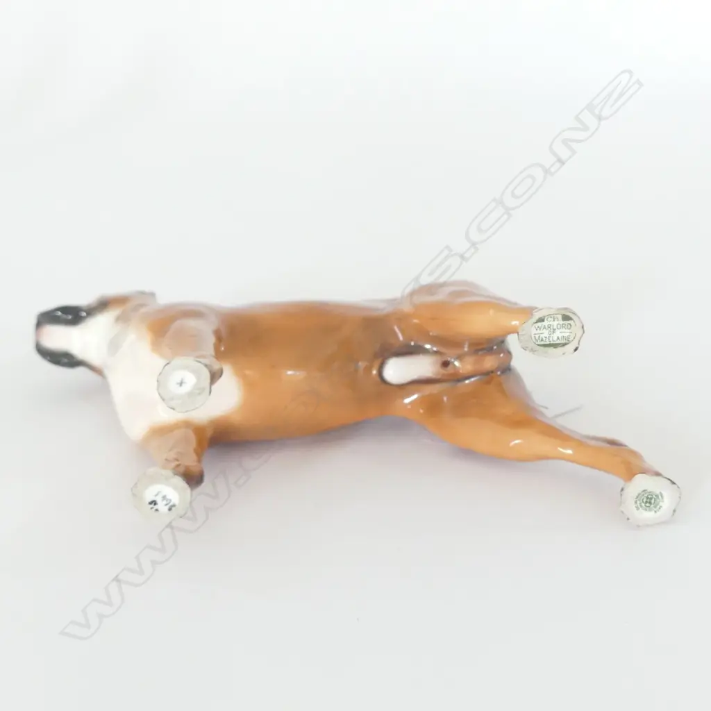 DOULTON STANDING BOXER DOG, MED H.165mm Image 1++