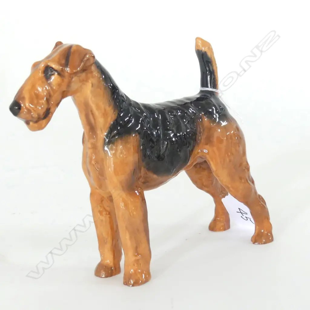 DOULTON STANDING AIREDALE TERRIER, MED. HN1023. H.135mm Image 1++