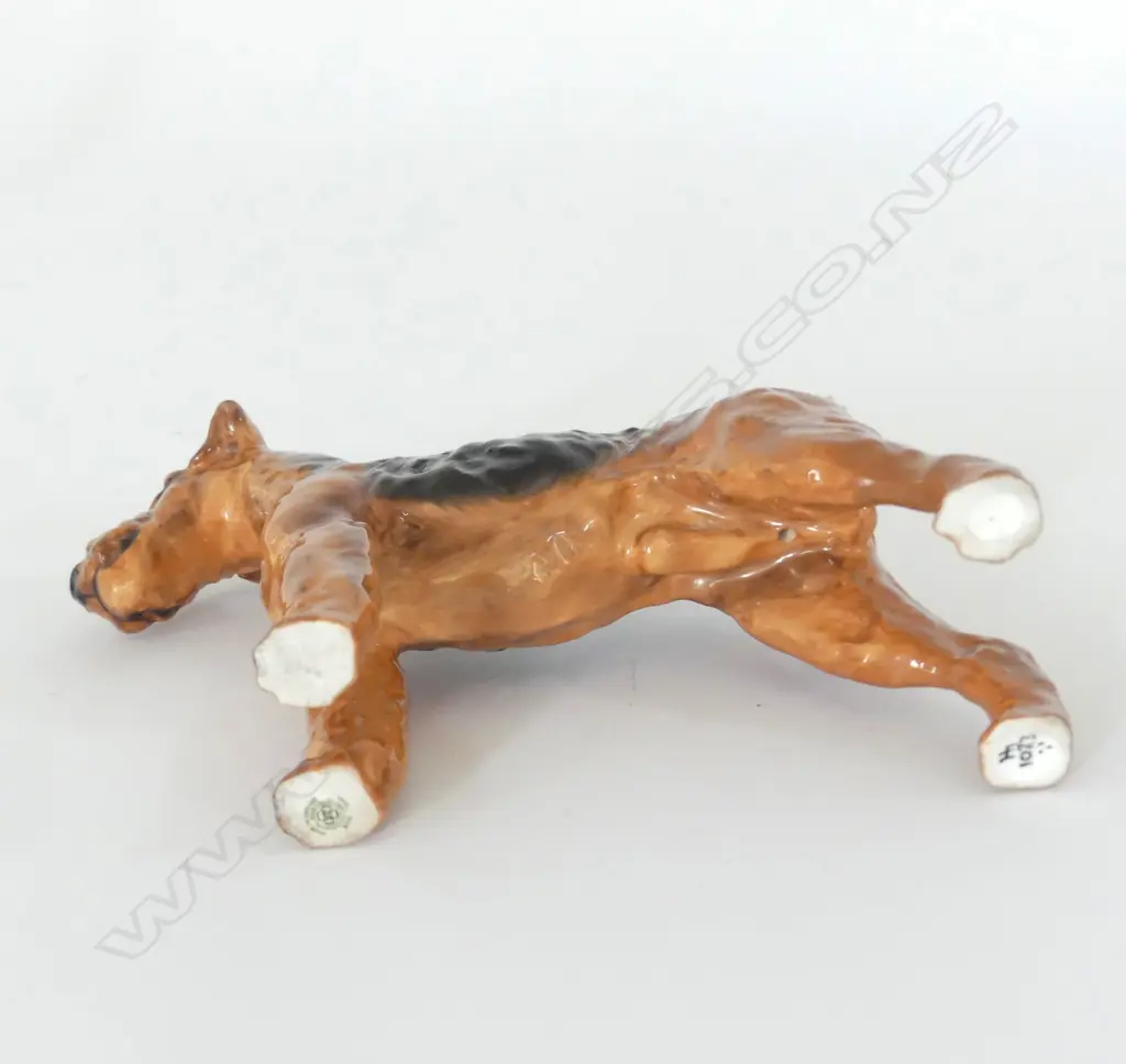 DOULTON STANDING AIREDALE TERRIER, MED. HN1023. H.135mm Image 1++