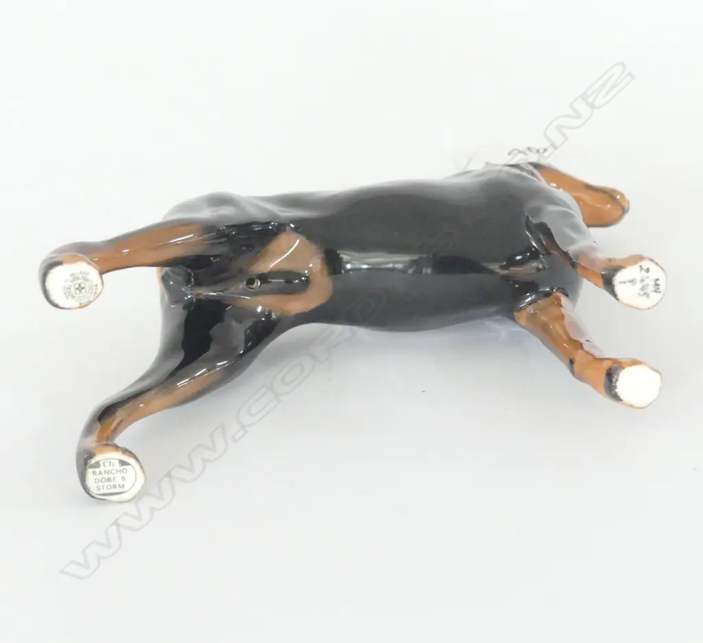 DOULTON STANDING DOBERMAN, MED H.160mm Image 1++