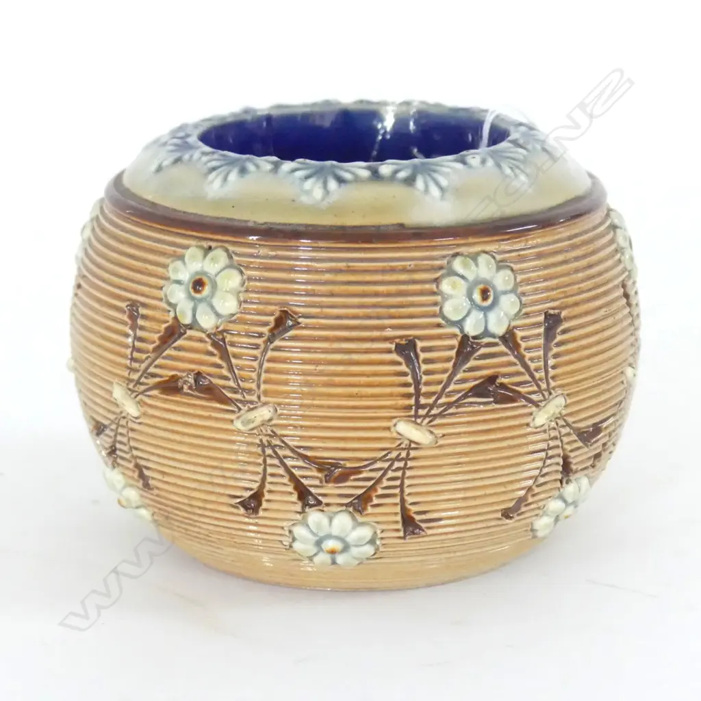 DOULTON LAMBETH MATCH STRIKER  D.90mm Image 1++