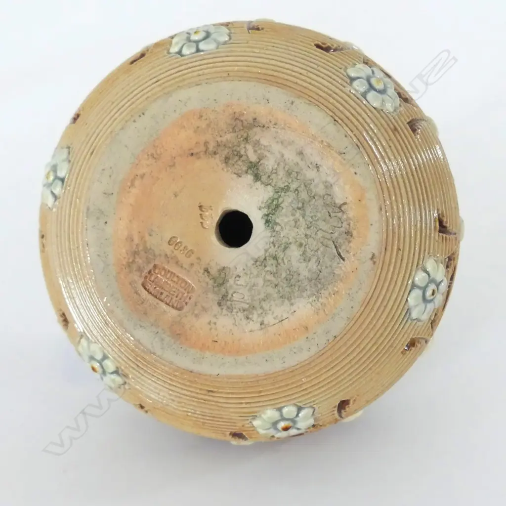 DOULTON LAMBETH MATCH STRIKER  D.90mm Image 1++