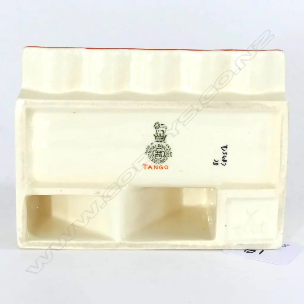 DOULTON "TANGO" MATCH HOLDER/ASHTRAY, W.115mm Image 1++