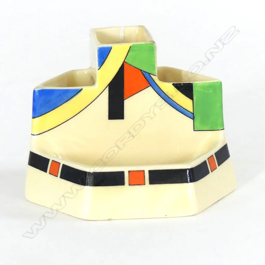 DOULTON ART DECO MATCH HOLDER/ASHTRAY (PROFESSIONAL RESTORATION TO TOP) H.70 x W.100mm Image 1++