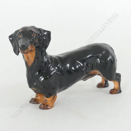 DOULTON DACHSHUND, HN1128 MED H.100mm