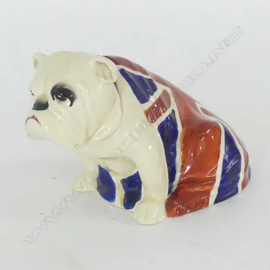 DOULTON ENGLISH BULLDOG IN UNION JACK .Rd. No. 645658 MED H.95mm
