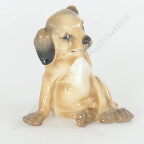 EARLY DOULTON SEATED PUPPY, HN128 H.100mm