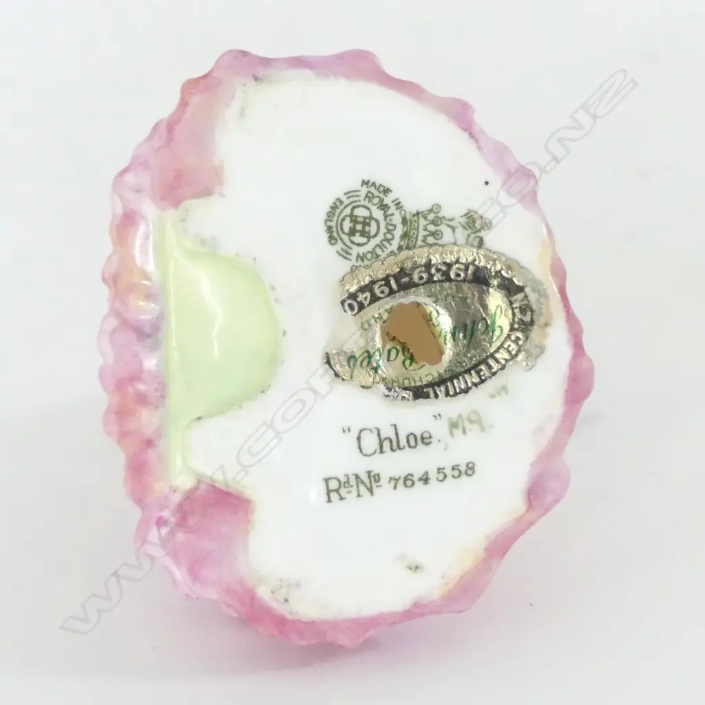 DOULTON SMALL FIGURE "CHLOE" M9 H.75mm, AFIXED NZ CENT EXH 1939-40 LABEL Image 1++