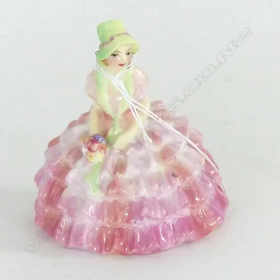 DOULTON SMALL FIGURE "CHLOE" M9 H.75mm, AFIXED NZ CENT EXH 1939-40 LABEL