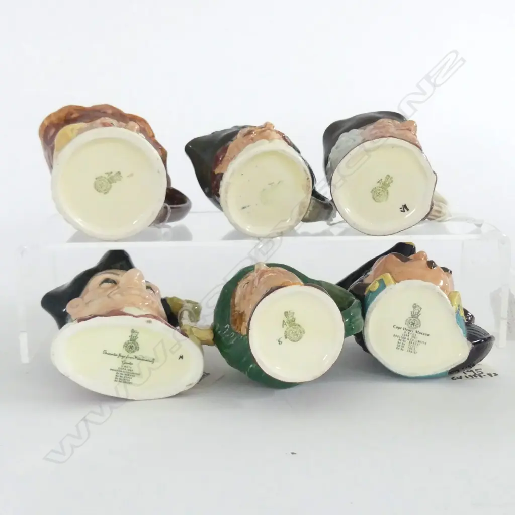 6 DOULTON CHARACTER JUGS  Image 1++